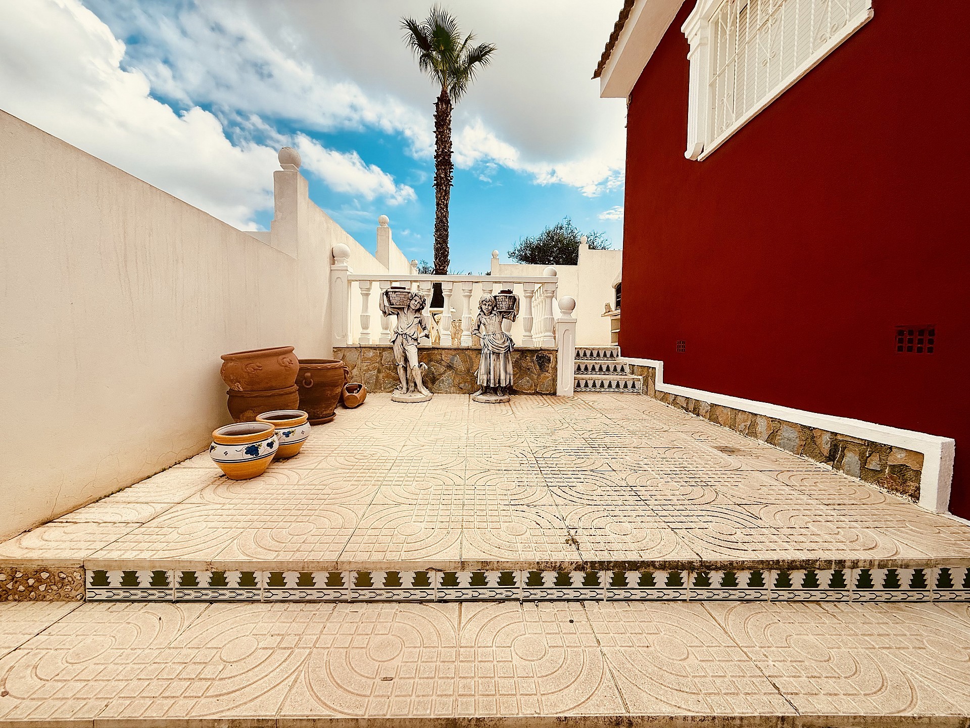 Volledig gemeubileerde halfvrijstaande villa met uitzicht in Ciudad Quesada - Lotus Properties