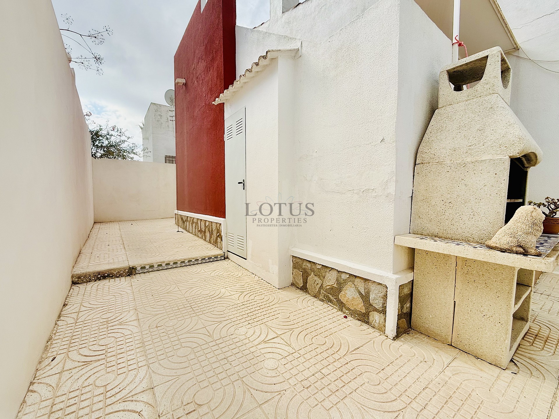 Volledig gemeubileerde halfvrijstaande villa met uitzicht in Ciudad Quesada - Lotus Properties