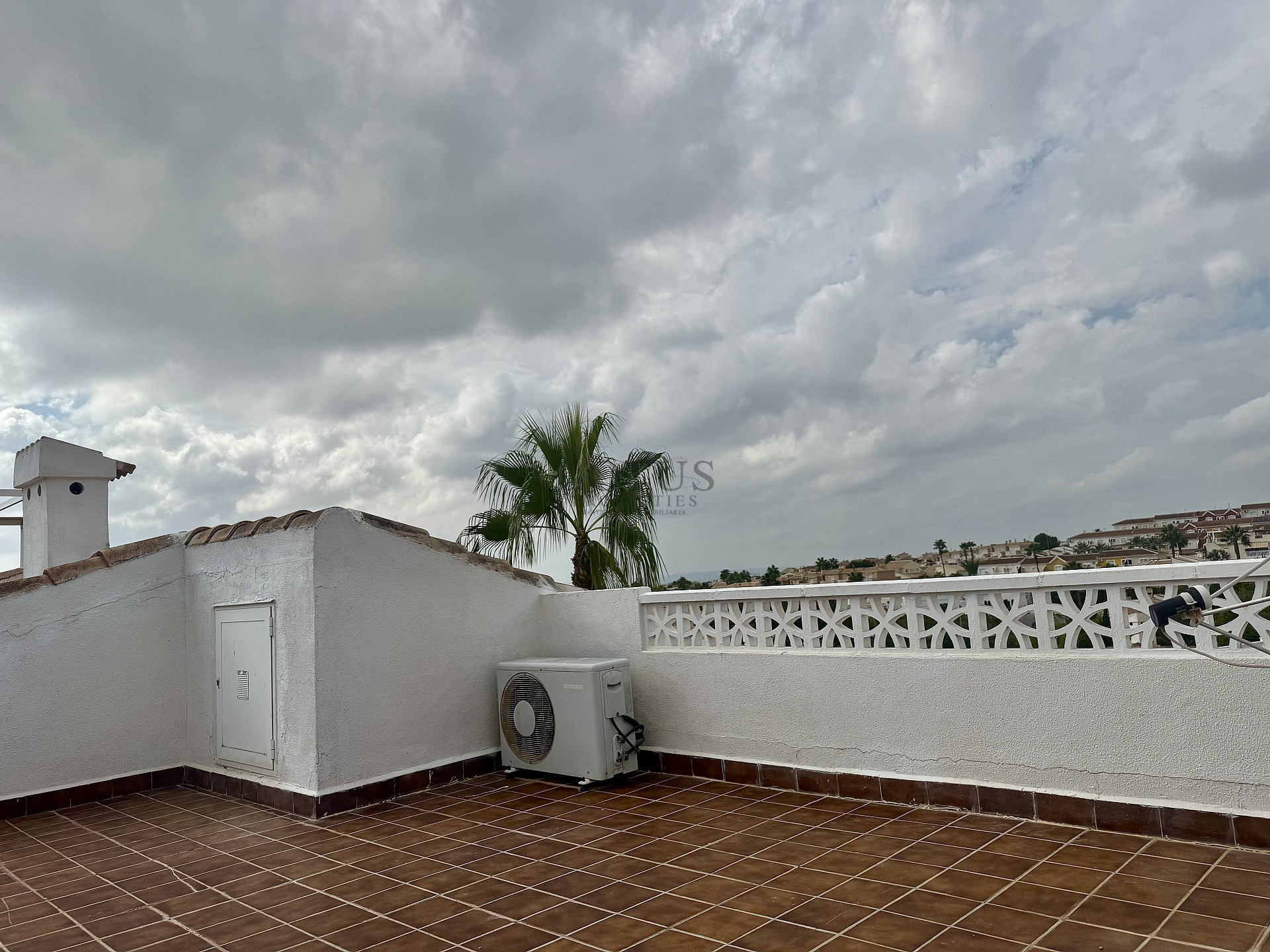 Volledig gemeubileerde halfvrijstaande villa met uitzicht in Ciudad Quesada - Lotus Properties