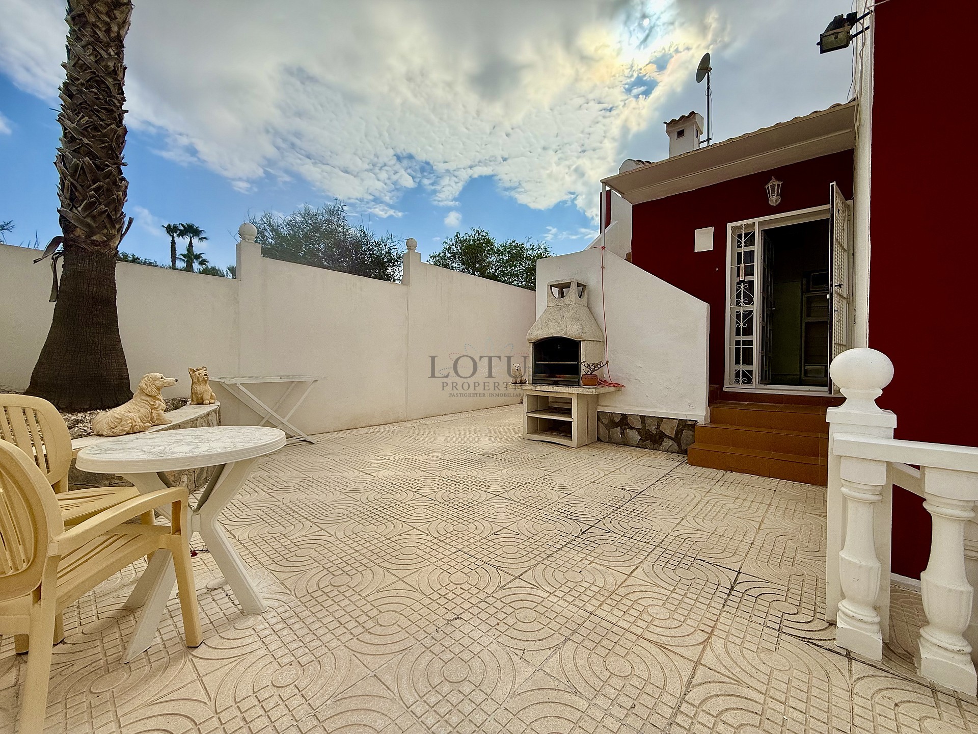 Volledig gemeubileerde halfvrijstaande villa met uitzicht in Ciudad Quesada - Lotus Properties