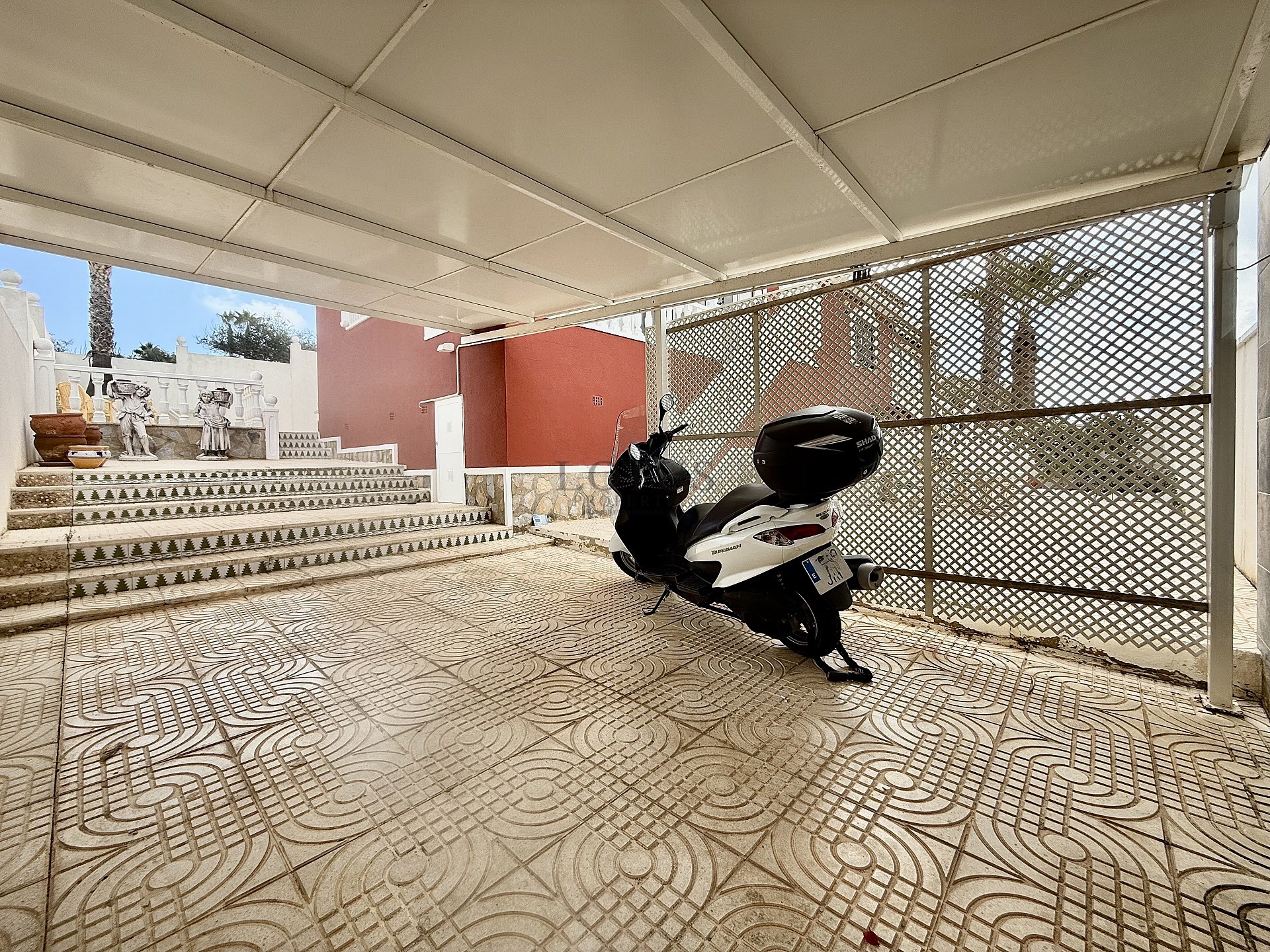 Volledig gemeubileerde halfvrijstaande villa met uitzicht in Ciudad Quesada - Lotus Properties