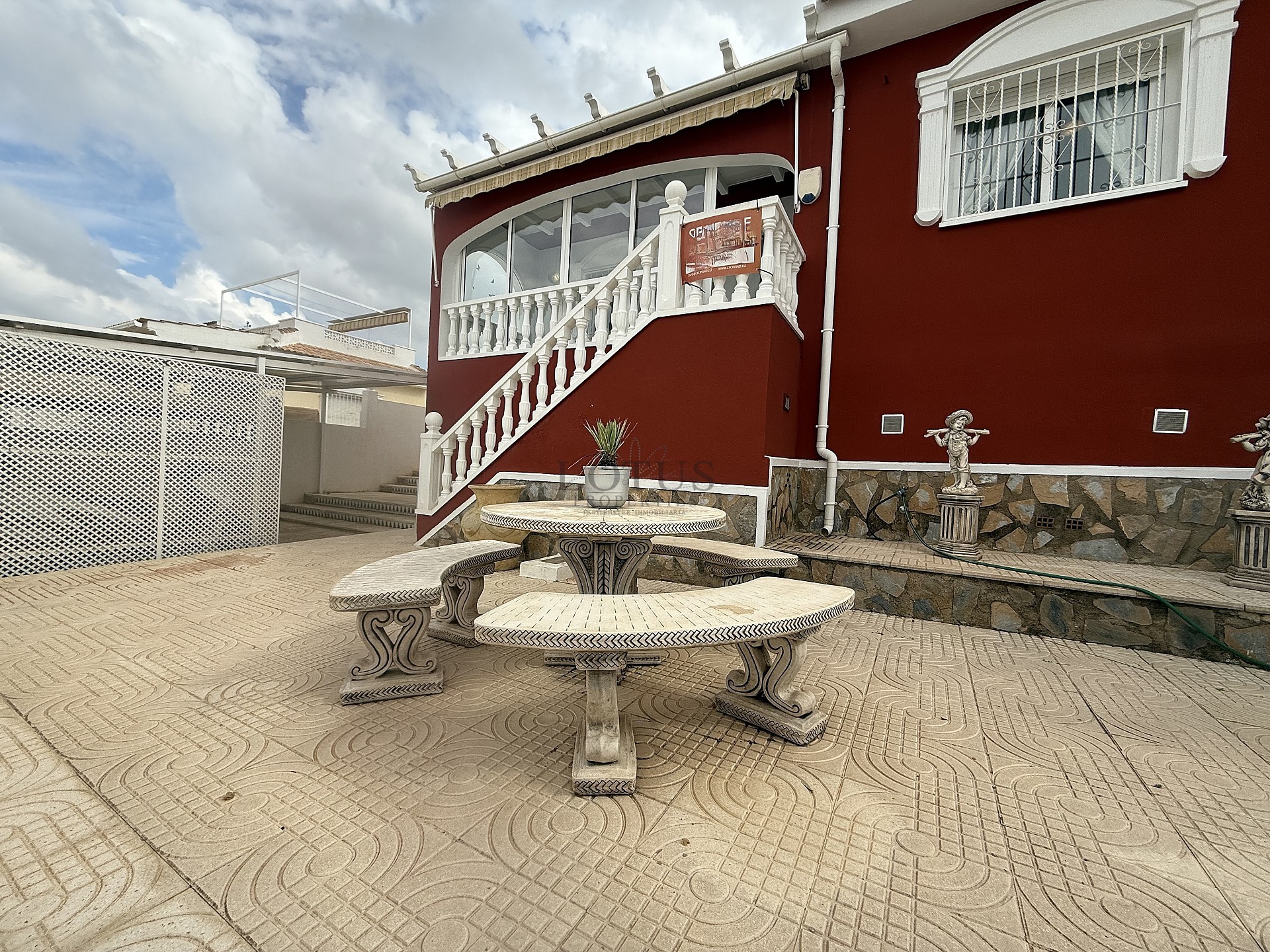 Volledig gemeubileerde halfvrijstaande villa met uitzicht in Ciudad Quesada - Lotus Properties