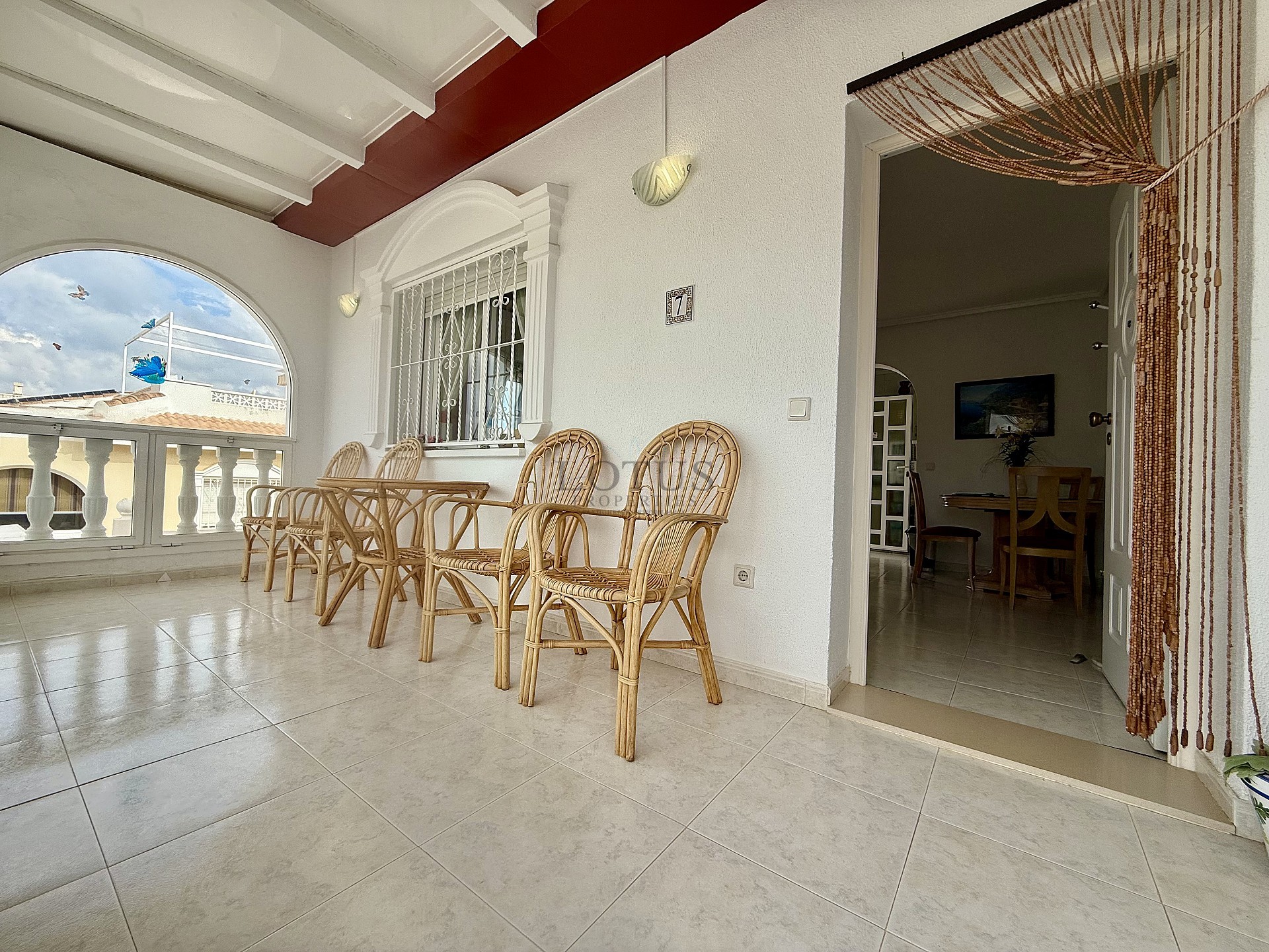 Volledig gemeubileerde halfvrijstaande villa met uitzicht in Ciudad Quesada - Lotus Properties