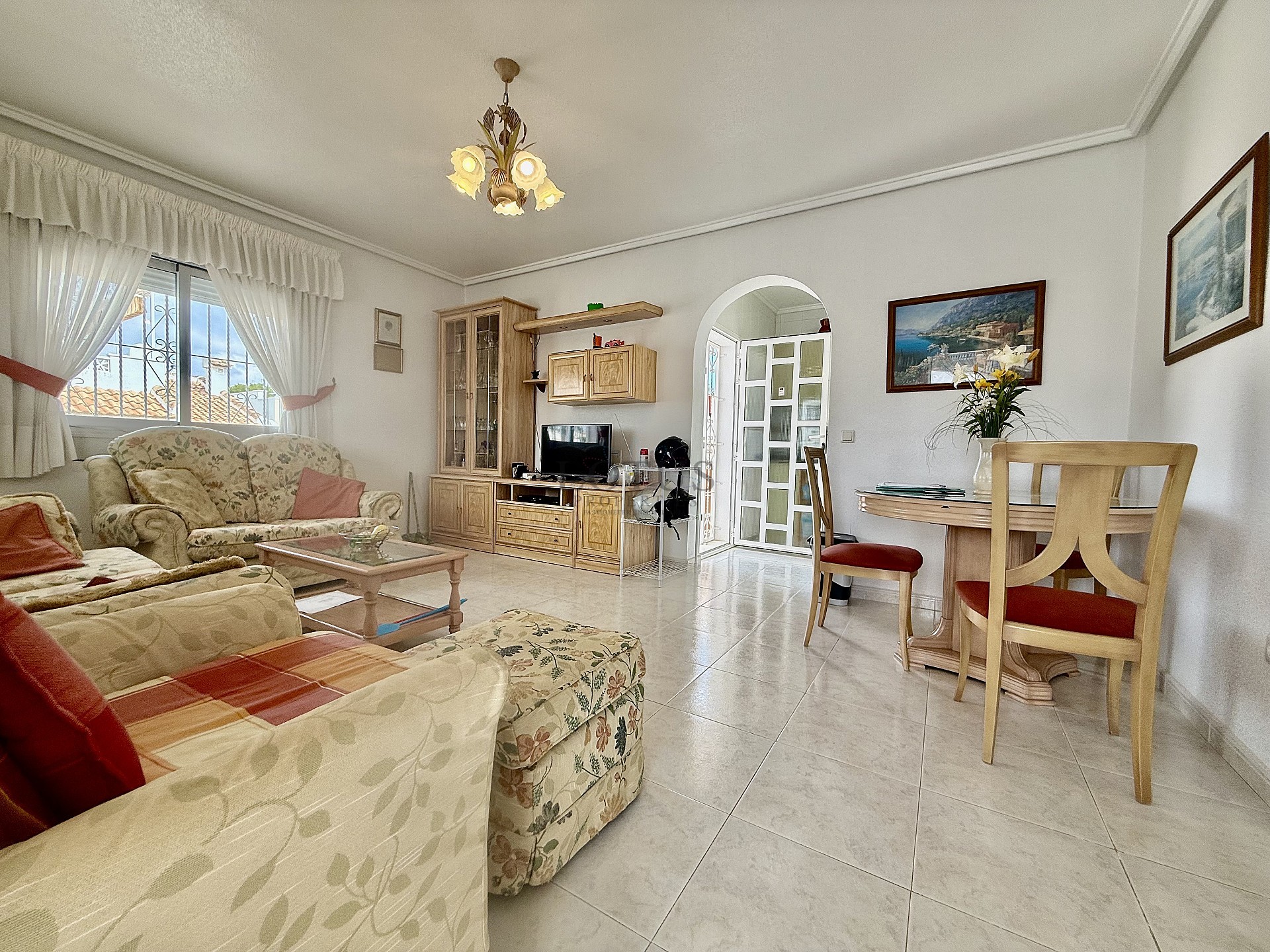 Volledig gemeubileerde halfvrijstaande villa met uitzicht in Ciudad Quesada - Lotus Properties