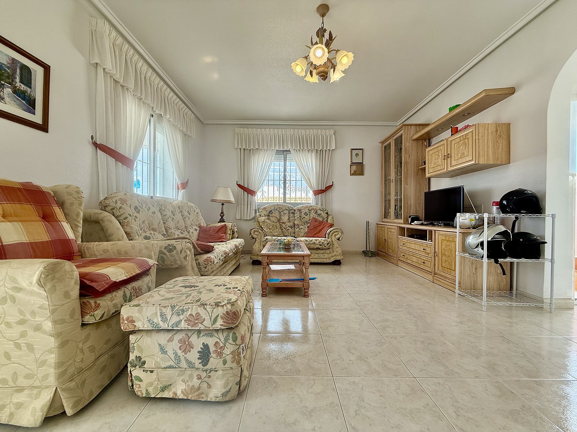 Volledig gemeubileerde halfvrijstaande villa met uitzicht in Ciudad Quesada - Lotus Properties