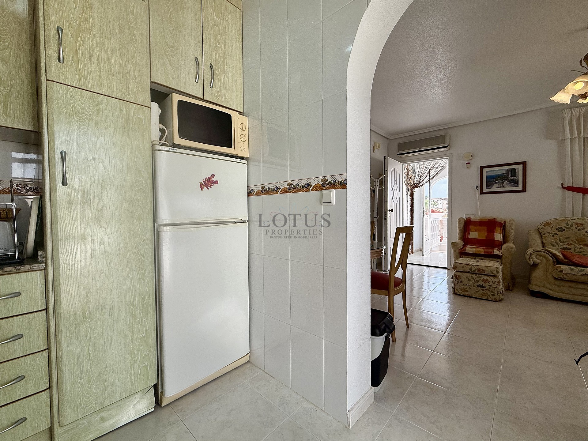 Volledig gemeubileerde halfvrijstaande villa met uitzicht in Ciudad Quesada - Lotus Properties