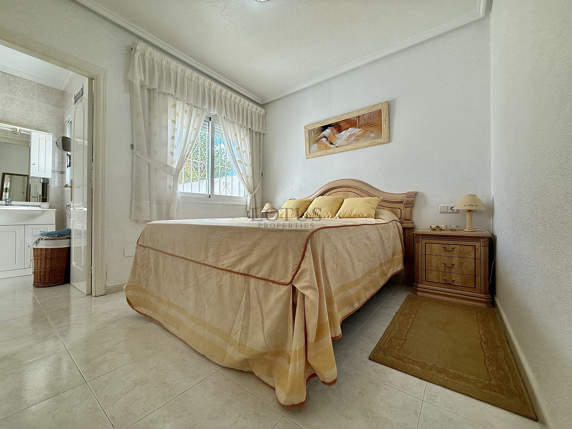 Volledig gemeubileerde halfvrijstaande villa met uitzicht in Ciudad Quesada - Lotus Properties