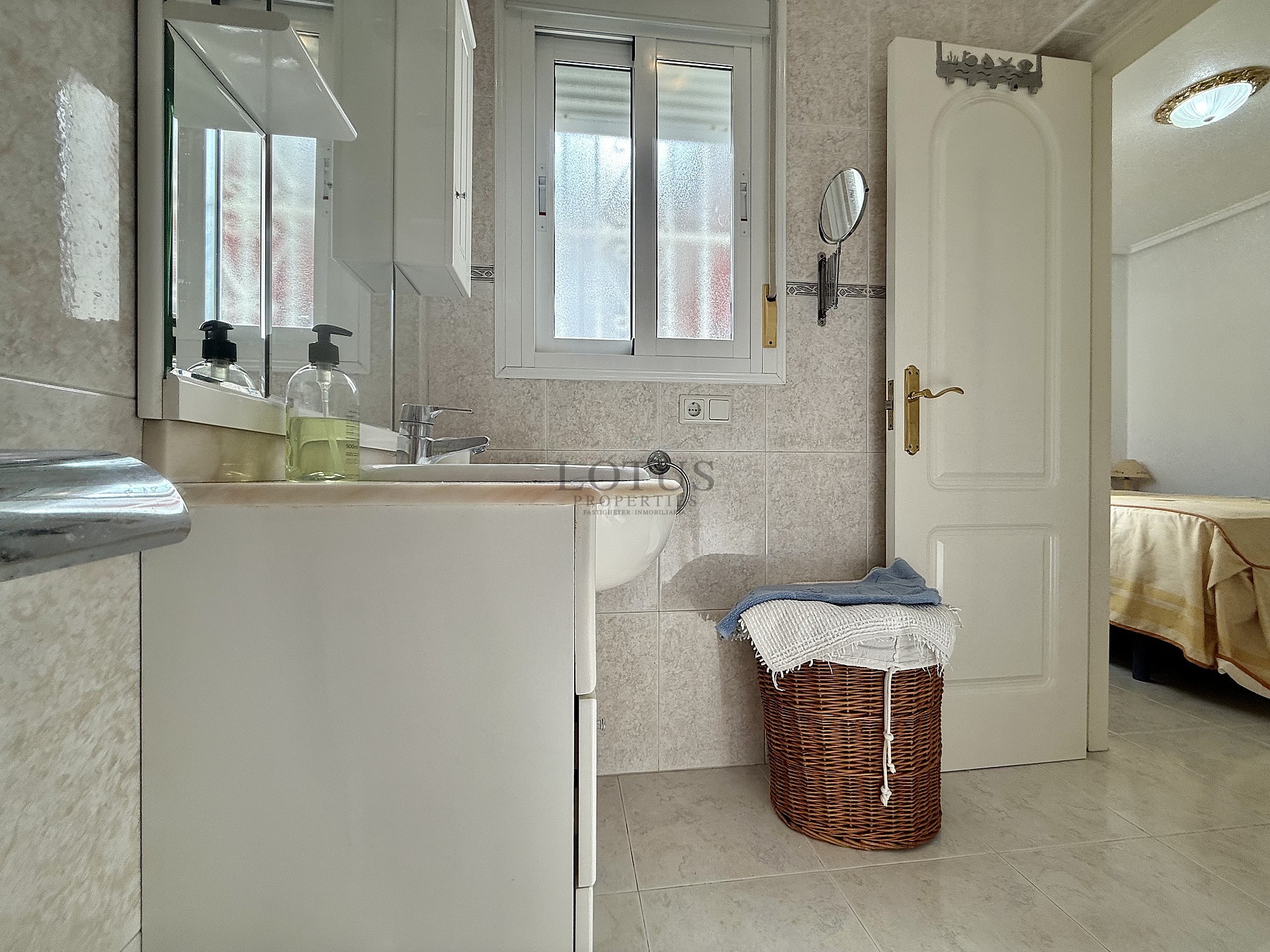 Volledig gemeubileerde halfvrijstaande villa met uitzicht in Ciudad Quesada - Lotus Properties