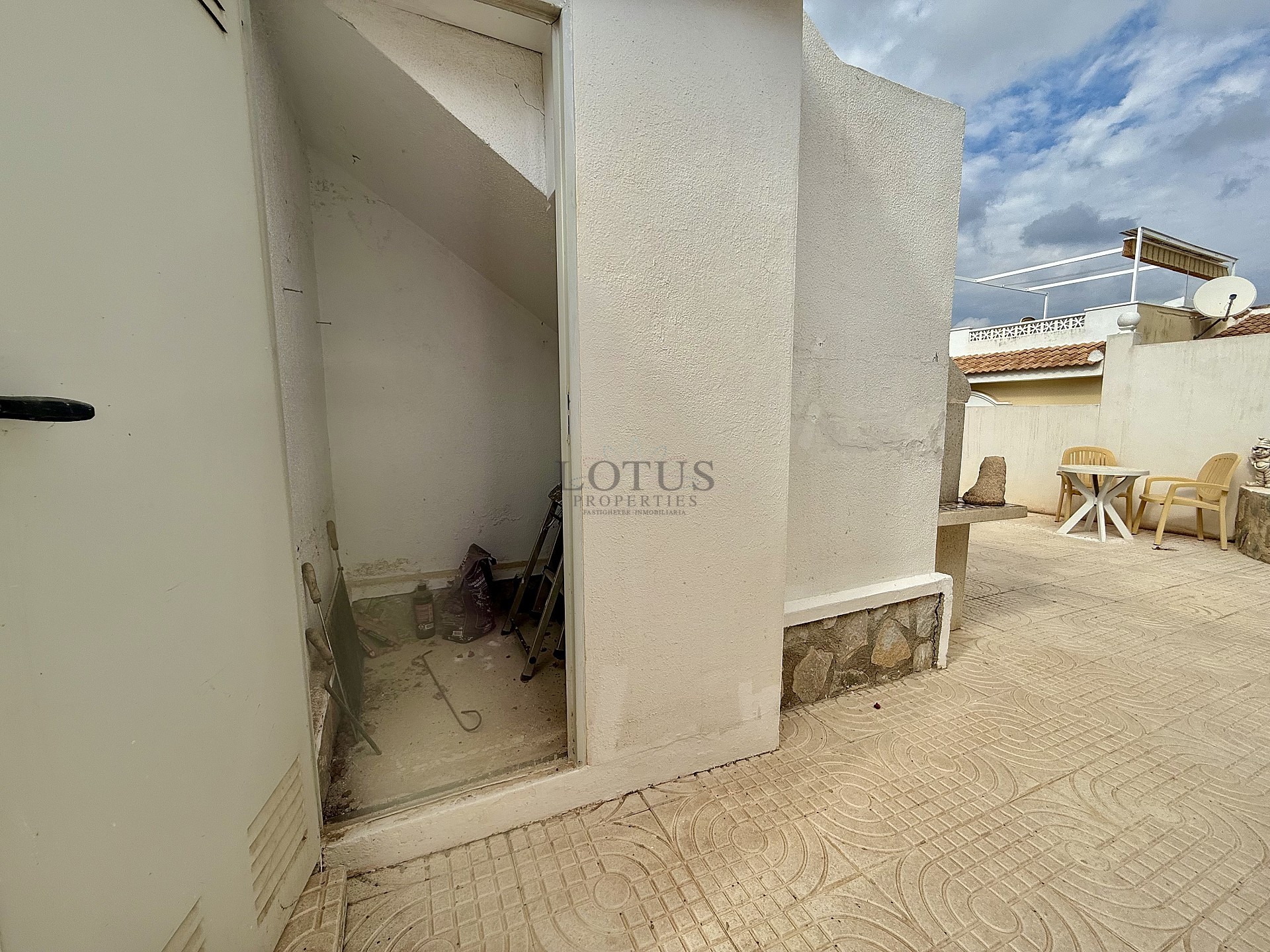 Volledig gemeubileerde halfvrijstaande villa met uitzicht in Ciudad Quesada - Lotus Properties