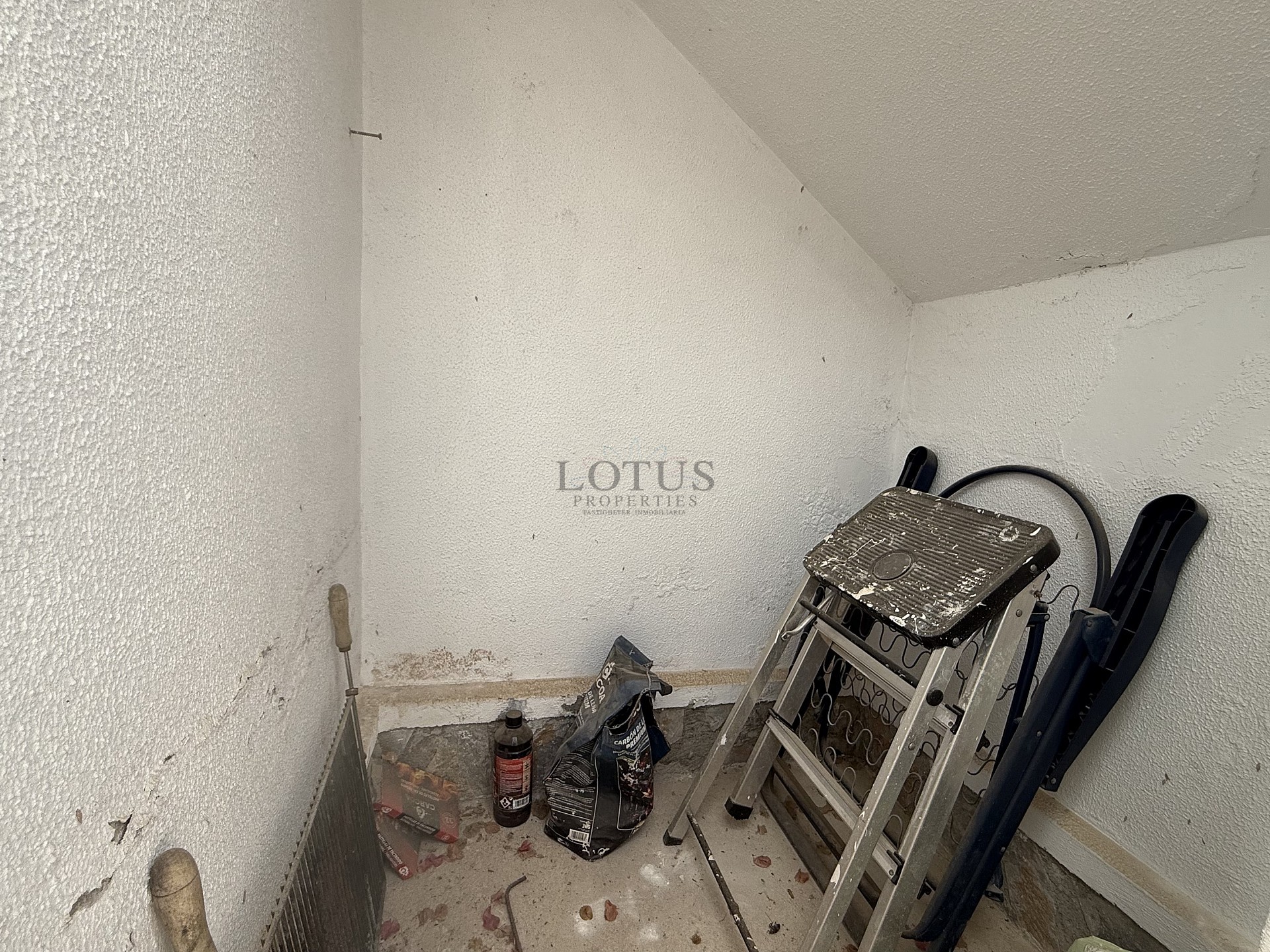 Volledig gemeubileerde halfvrijstaande villa met uitzicht in Ciudad Quesada - Lotus Properties