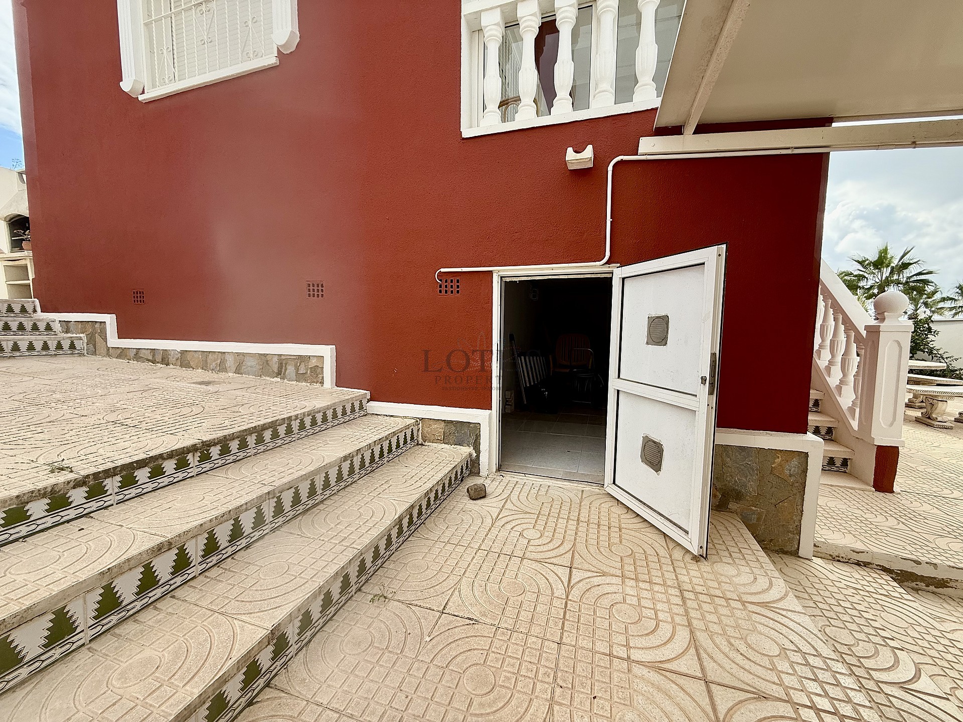 Volledig gemeubileerde halfvrijstaande villa met uitzicht in Ciudad Quesada - Lotus Properties