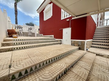 Volledig gemeubileerde halfvrijstaande villa met uitzicht in Ciudad Quesada - Lotus Properties