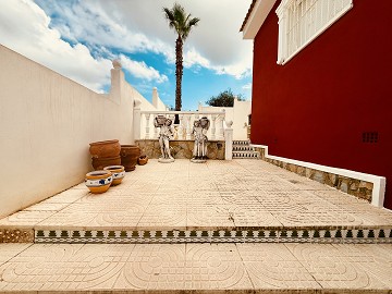 Volledig gemeubileerde halfvrijstaande villa met uitzicht in Ciudad Quesada - Lotus Properties