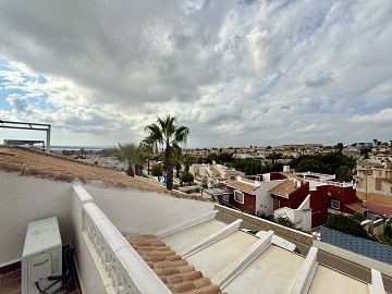 Volledig gemeubileerde halfvrijstaande villa met uitzicht in Ciudad Quesada - Lotus Properties