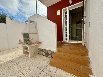 Volledig gemeubileerde halfvrijstaande villa met uitzicht in Ciudad Quesada - Lotus Properties