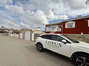 Volledig gemeubileerde halfvrijstaande villa met uitzicht in Ciudad Quesada - Lotus Properties
