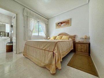 Volledig gemeubileerde halfvrijstaande villa met uitzicht in Ciudad Quesada - Lotus Properties