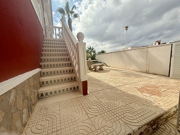 Volledig gemeubileerde halfvrijstaande villa met uitzicht in Ciudad Quesada - Lotus Properties