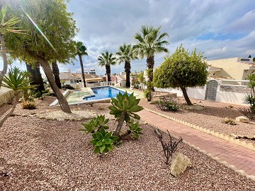 Volledig gemeubileerde halfvrijstaande villa met uitzicht in Ciudad Quesada - Lotus Properties