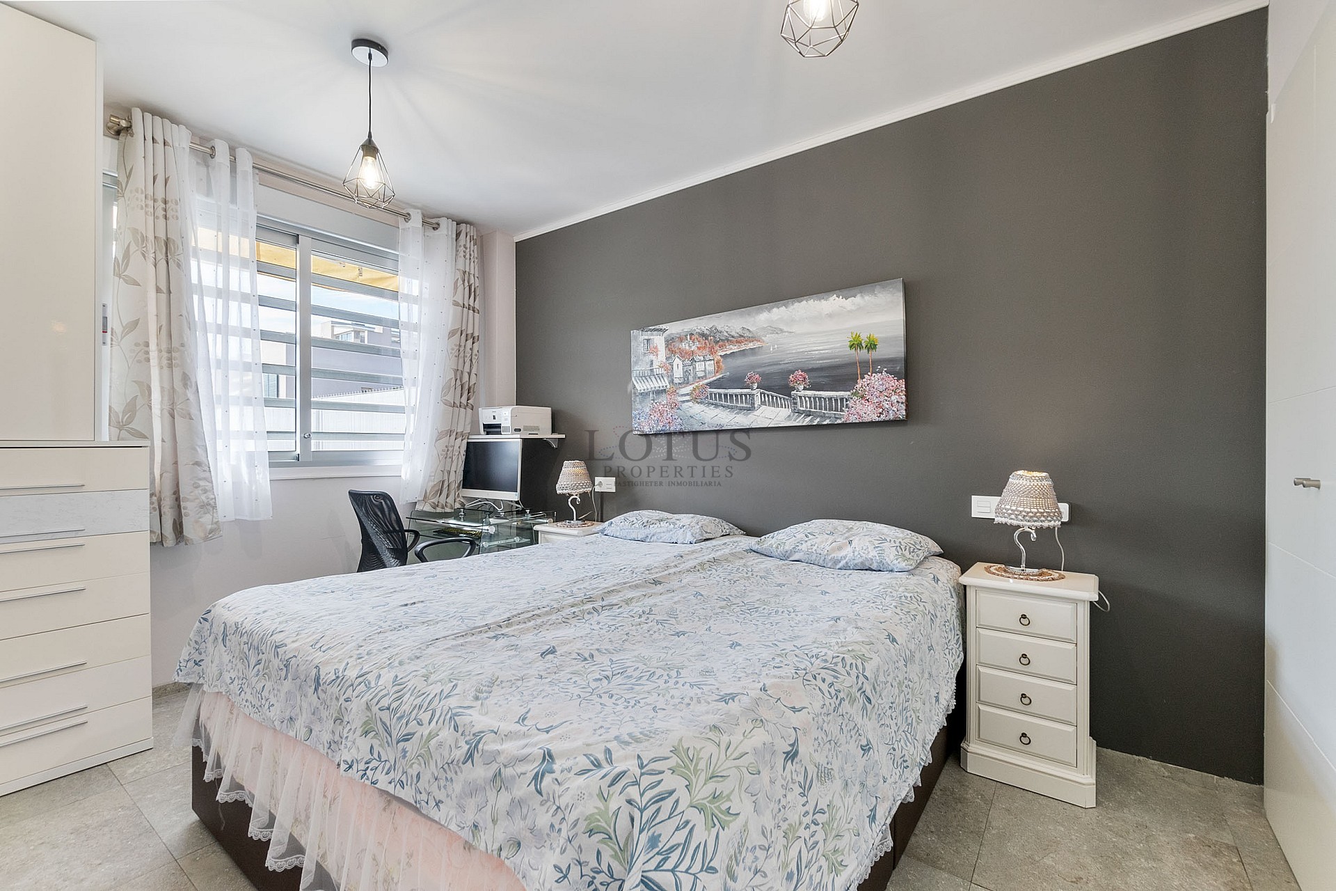 GROOT MODERN APPARTEMENT MET TUIN OP HET ZUIDEN - PRIVÉ PARKEERPLAATS IN DE KELDER EN BERGING - PRACHTIG ZWEMBADGEBIED EN TENNISBANEN - Lotus Properties