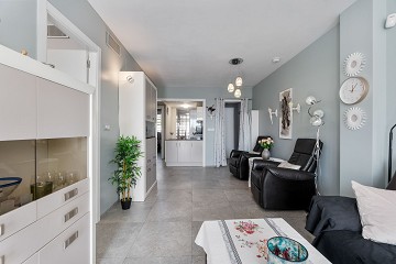 GROOT MODERN APPARTEMENT MET TUIN OP HET ZUIDEN - PRIVÉ PARKEERPLAATS IN DE KELDER EN BERGING - PRACHTIG ZWEMBADGEBIED EN TENNISBANEN - Lotus Properties