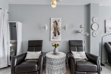 GROOT MODERN APPARTEMENT MET TUIN OP HET ZUIDEN - PRIVÉ PARKEERPLAATS IN DE KELDER EN BERGING - PRACHTIG ZWEMBADGEBIED EN TENNISBANEN - Lotus Properties