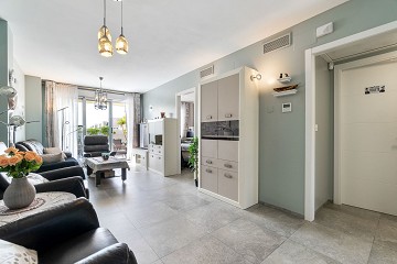 GROOT MODERN APPARTEMENT MET TUIN OP HET ZUIDEN - PRIVÉ PARKEERPLAATS IN DE KELDER EN BERGING - PRACHTIG ZWEMBADGEBIED EN TENNISBANEN - Lotus Properties