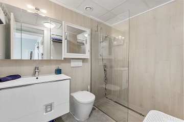 GROOT MODERN APPARTEMENT MET TUIN OP HET ZUIDEN - PRIVÉ PARKEERPLAATS IN DE KELDER EN BERGING - PRACHTIG ZWEMBADGEBIED EN TENNISBANEN - Lotus Properties