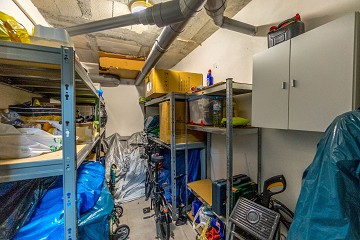 GROOT MODERN APPARTEMENT MET TUIN OP HET ZUIDEN - PRIVÉ PARKEERPLAATS IN DE KELDER EN BERGING - PRACHTIG ZWEMBADGEBIED EN TENNISBANEN - Lotus Properties