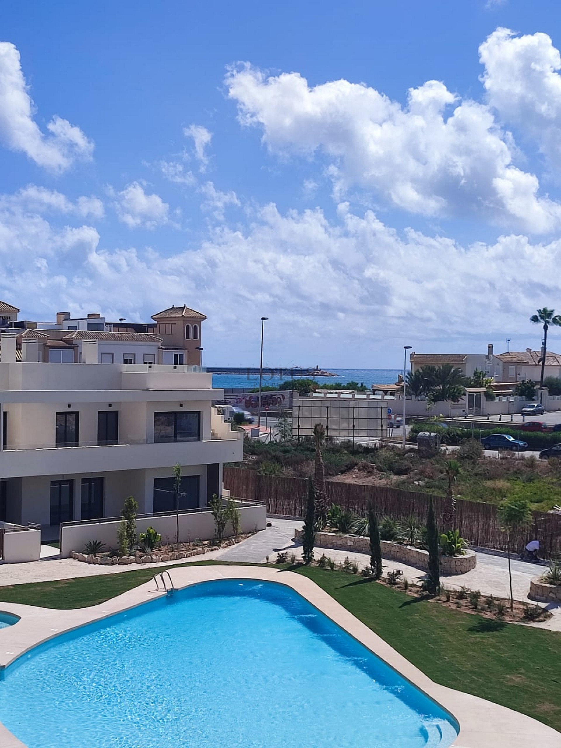 Nieuwe mediterrane badplaats op 300 m van de zee - Torrevieja - Lotus Properties