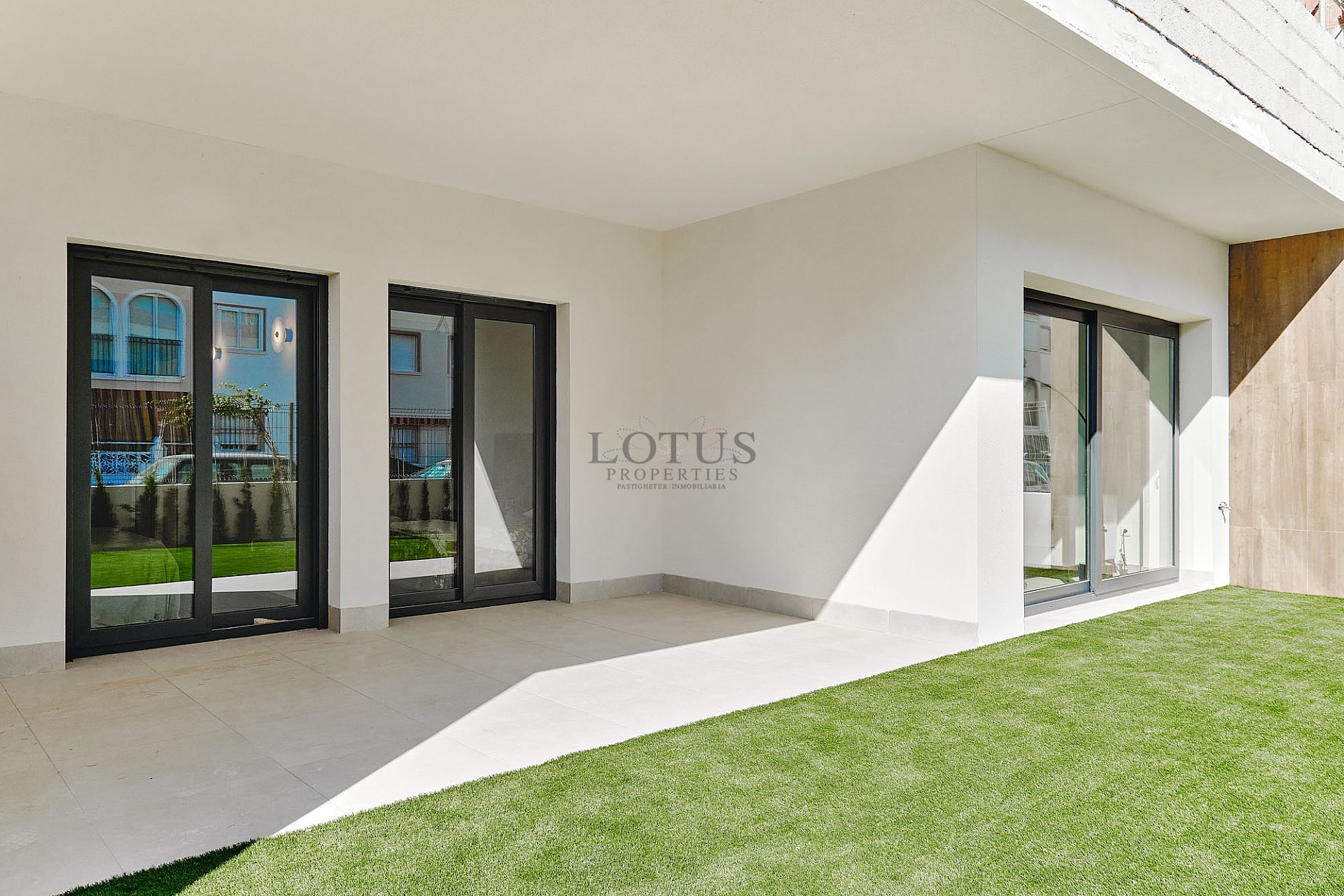 Nieuwe mediterrane badplaats op 300 m van de zee - Torrevieja - Lotus Properties