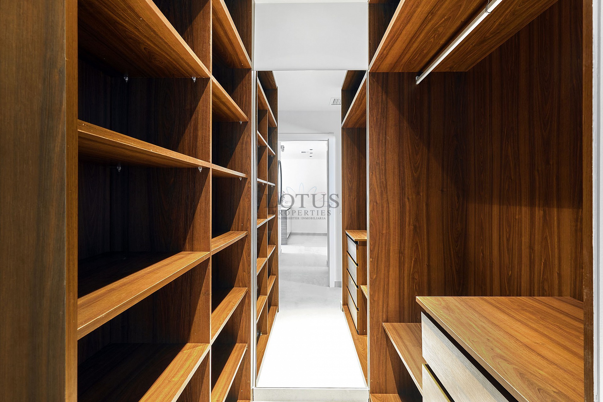 Nieuwe mediterrane badplaats op 300 m van de zee - Torrevieja - Lotus Properties