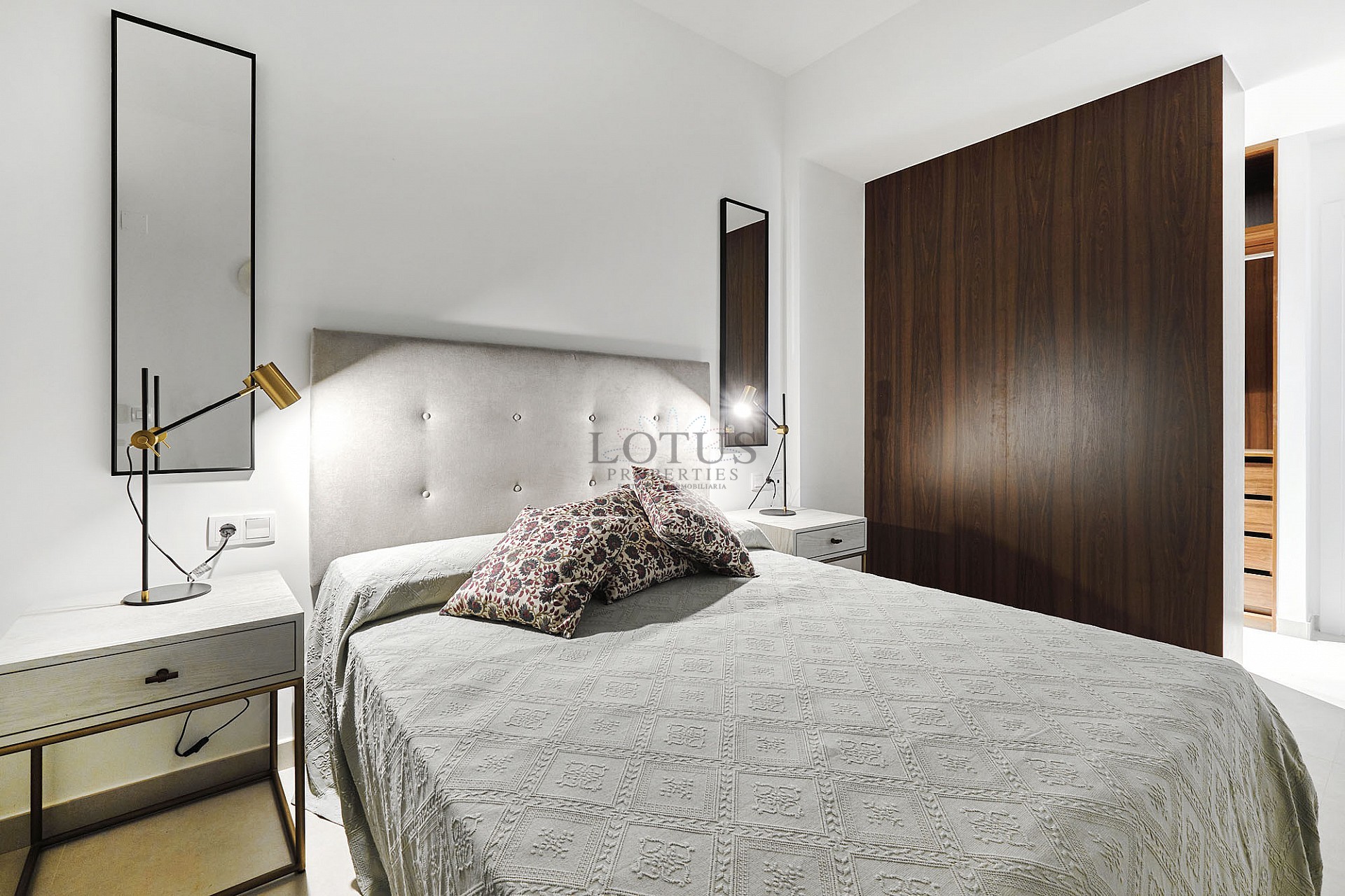 Nieuwe mediterrane badplaats op 300 m van de zee - Torrevieja - Lotus Properties