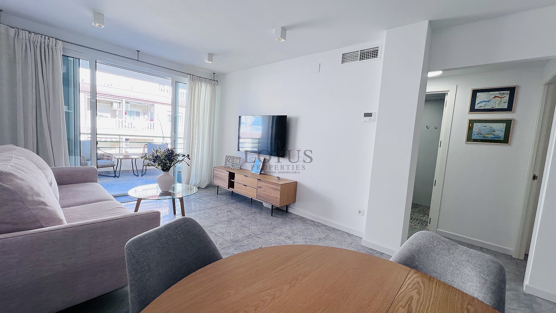 Stijlvol gerenoveerde woning op slechts 140 meter van het strand van La Mata - Lotus Properties