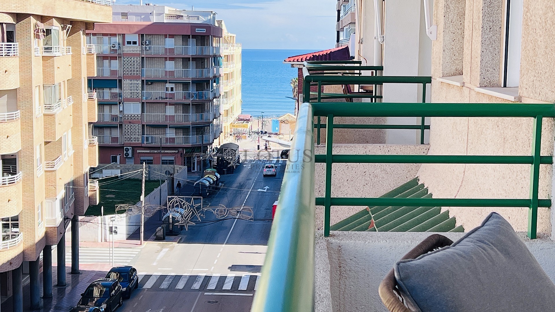 Stijlvol gerenoveerde woning op slechts 140 meter van het strand van La Mata - Lotus Properties