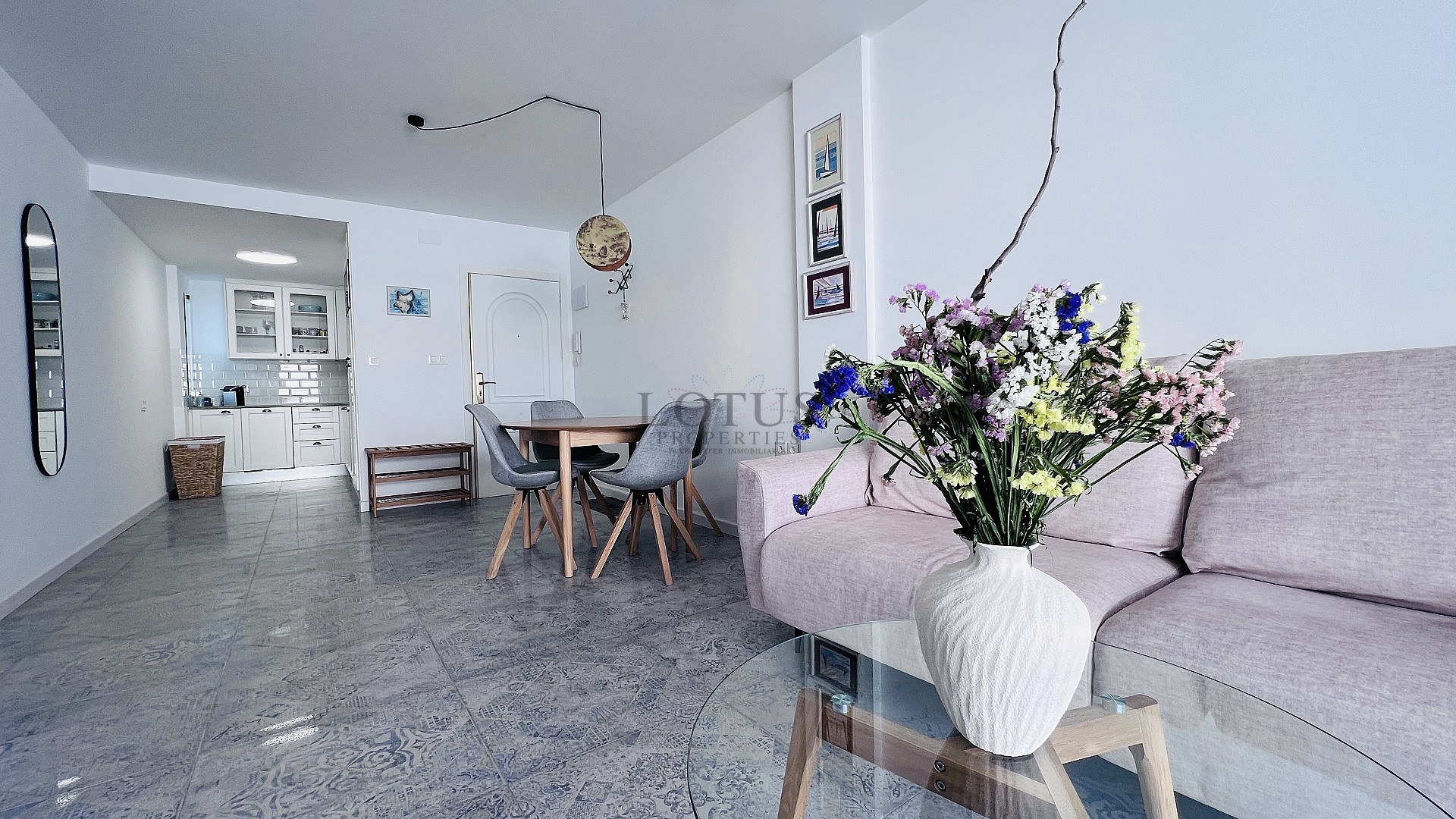 Stijlvol gerenoveerde woning op slechts 140 meter van het strand van La Mata - Lotus Properties