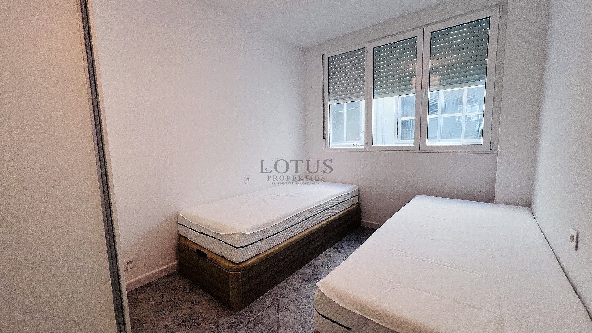 Stijlvol gerenoveerde woning op slechts 140 meter van het strand van La Mata - Lotus Properties