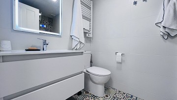 Stijlvol gerenoveerde woning op slechts 140 meter van het strand van La Mata - Lotus Properties