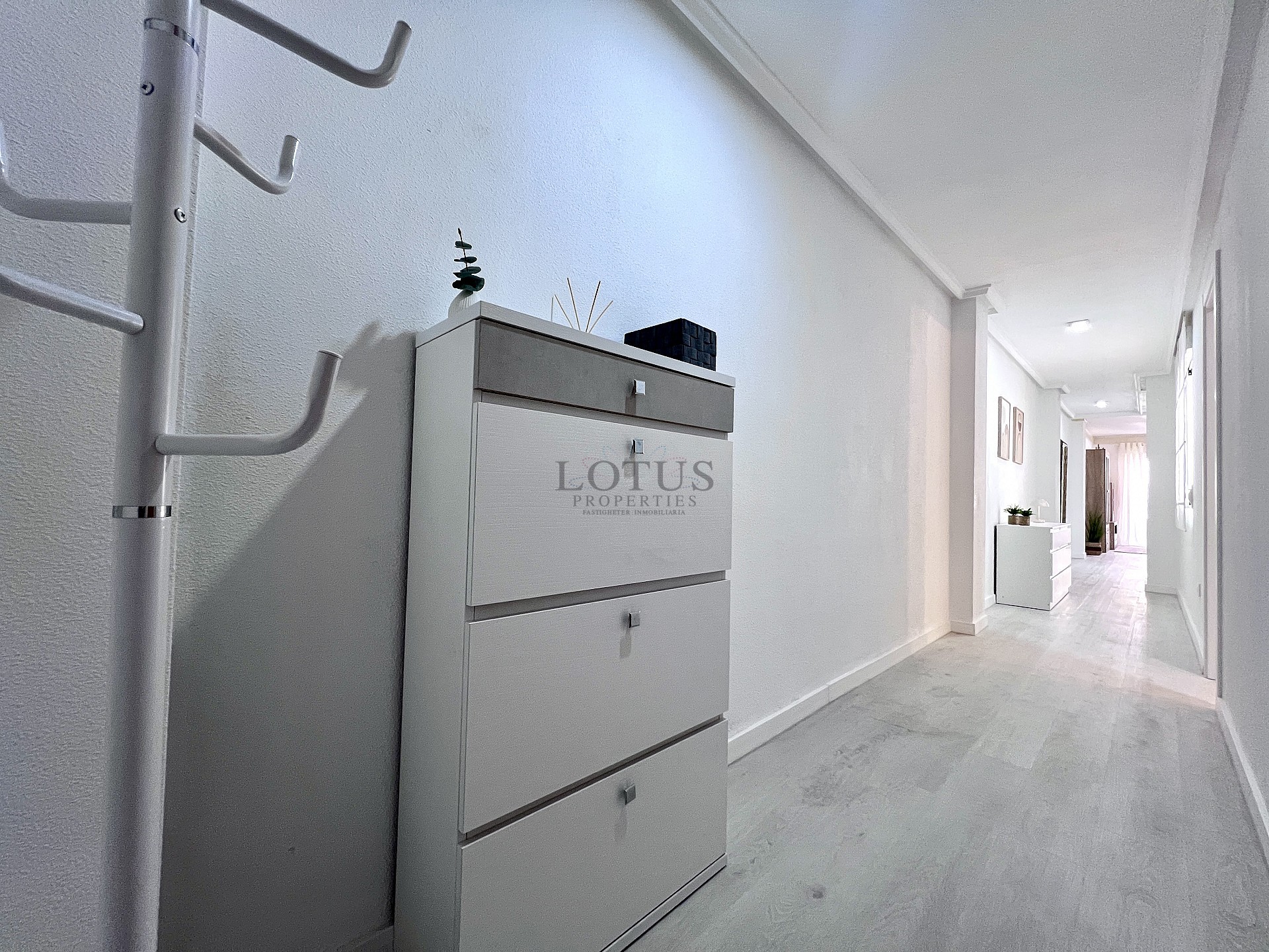 Appartement op Slechts 60 Meter van Playa de los Locos – Torrevieja - Lotus Properties