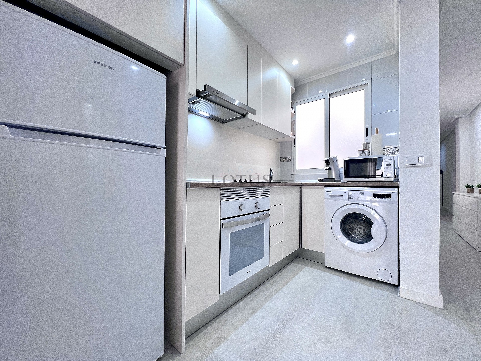 Appartement op Slechts 60 Meter van Playa de los Locos – Torrevieja - Lotus Properties