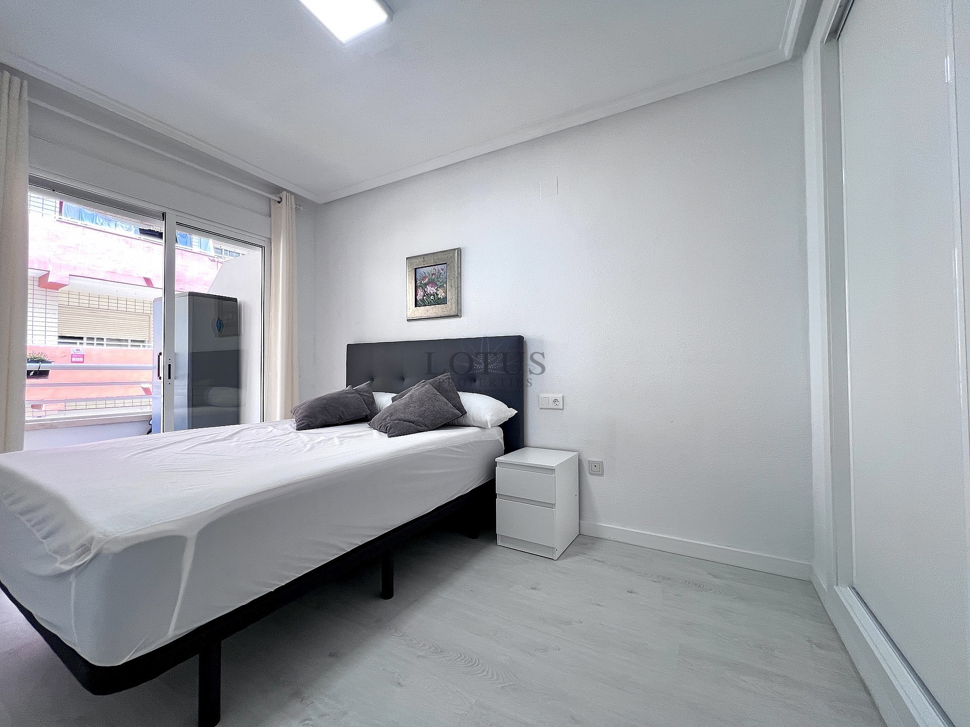 Appartement op Slechts 60 Meter van Playa de los Locos – Torrevieja - Lotus Properties