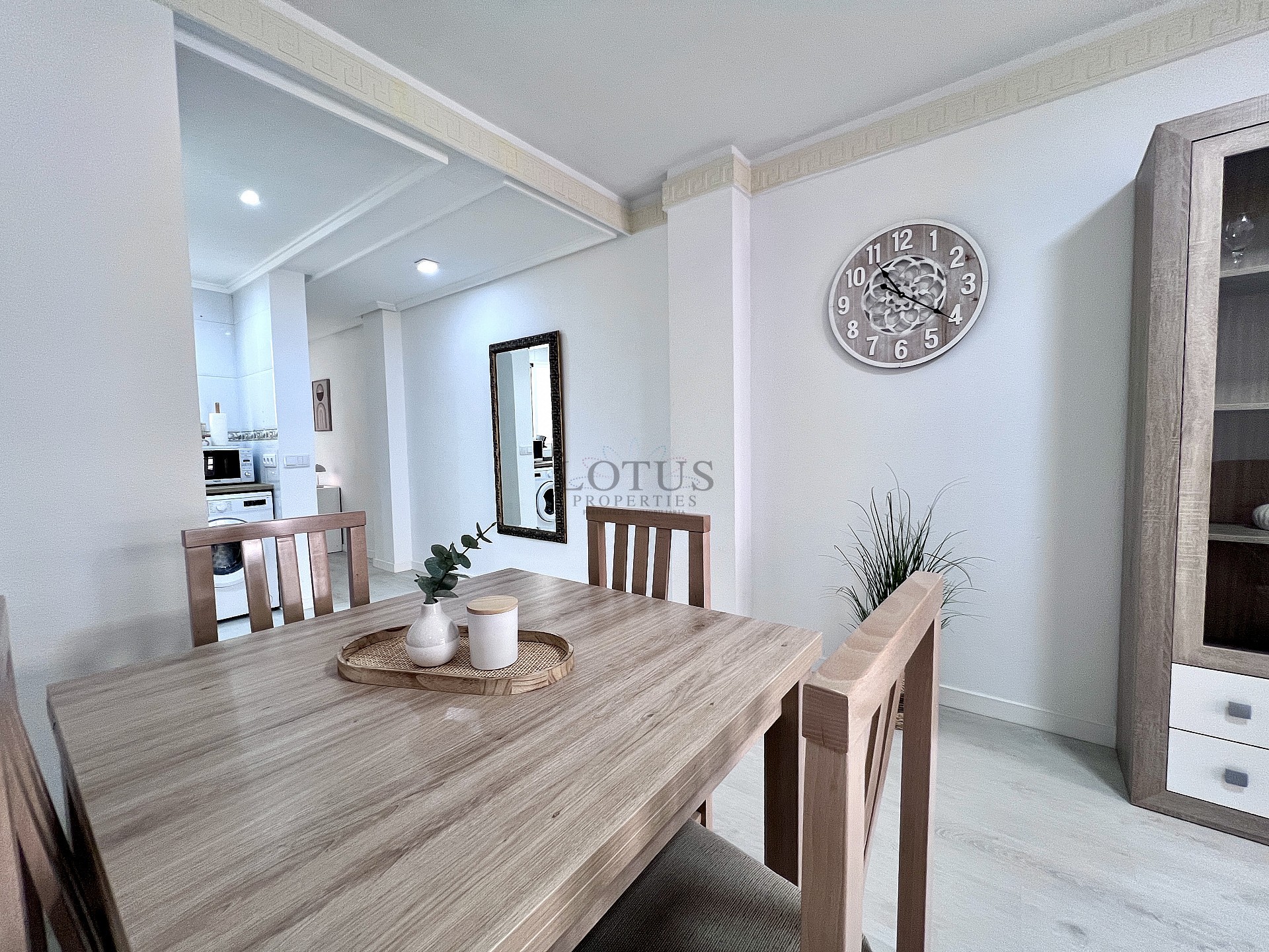 Appartement op Slechts 60 Meter van Playa de los Locos – Torrevieja - Lotus Properties