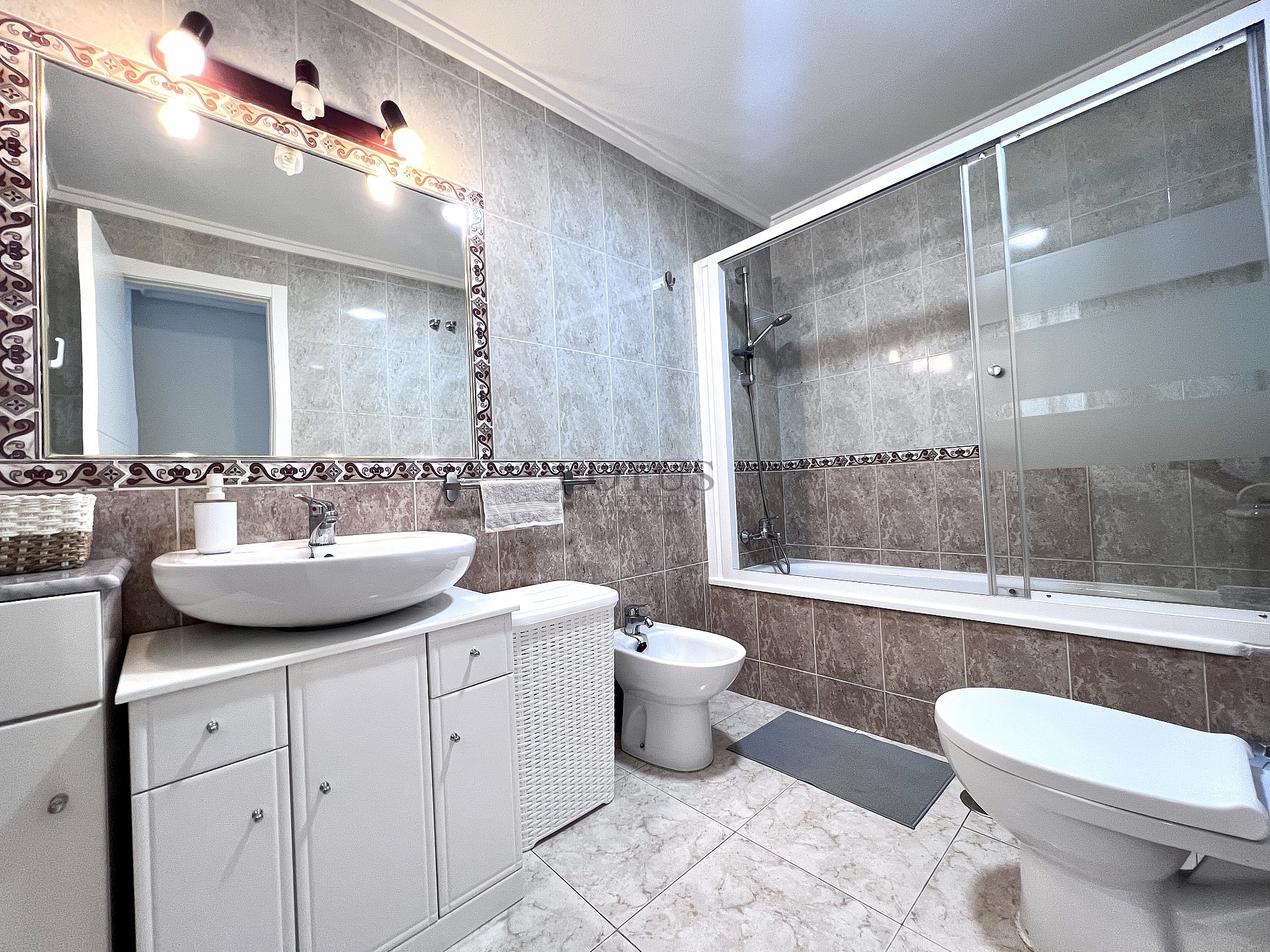 Appartement op Slechts 60 Meter van Playa de los Locos – Torrevieja - Lotus Properties