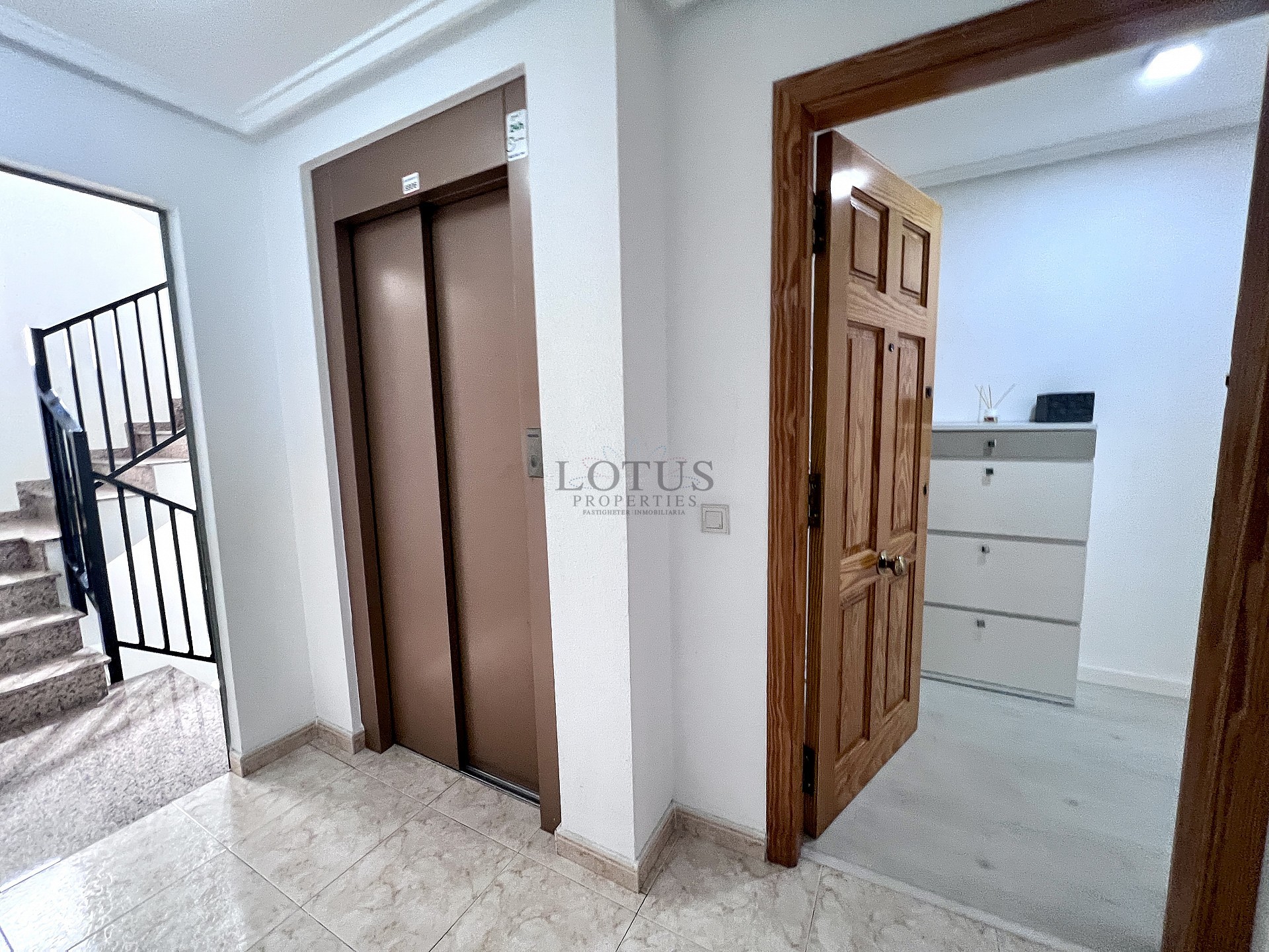 Appartement op Slechts 60 Meter van Playa de los Locos – Torrevieja - Lotus Properties