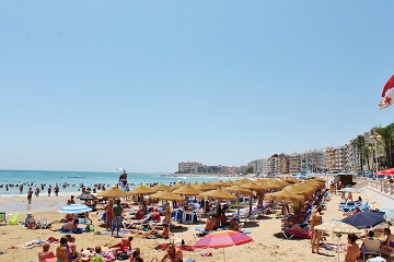 Appartement op Slechts 60 Meter van Playa de los Locos – Torrevieja - Lotus Properties