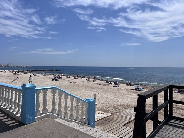 Appartement op Slechts 60 Meter van Playa de los Locos – Torrevieja - Lotus Properties