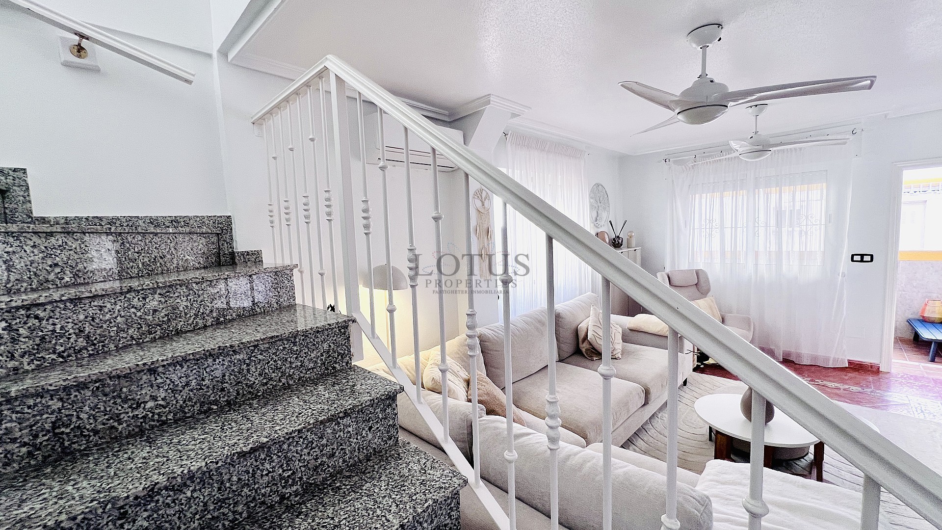 Mediterrane droom in Villamartin – Hoekwoning met drie slaapkamers, zwembad en tuin - Lotus Properties