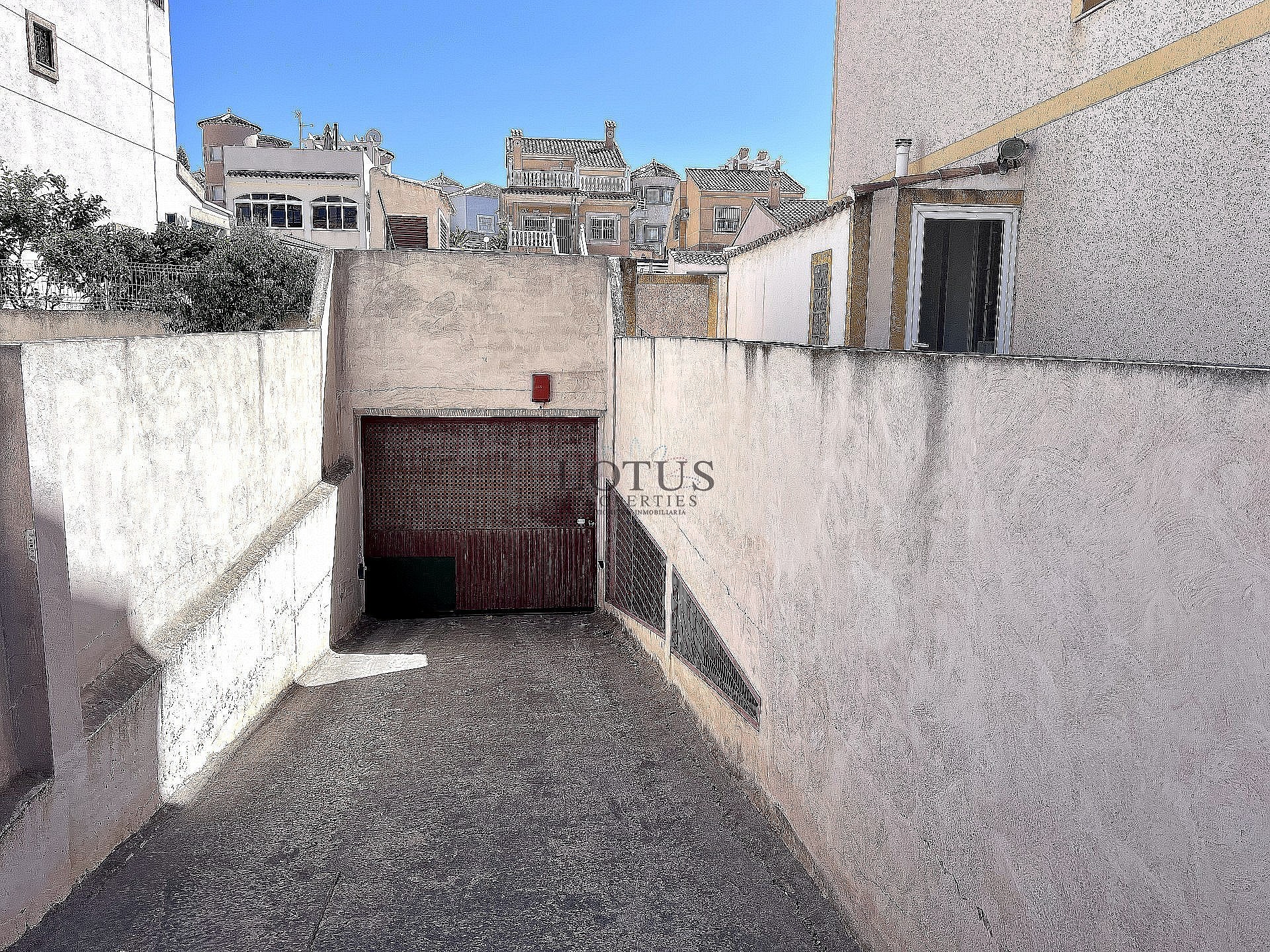 Mediterrane droom in Villamartin – Hoekwoning met drie slaapkamers, zwembad en tuin - Lotus Properties