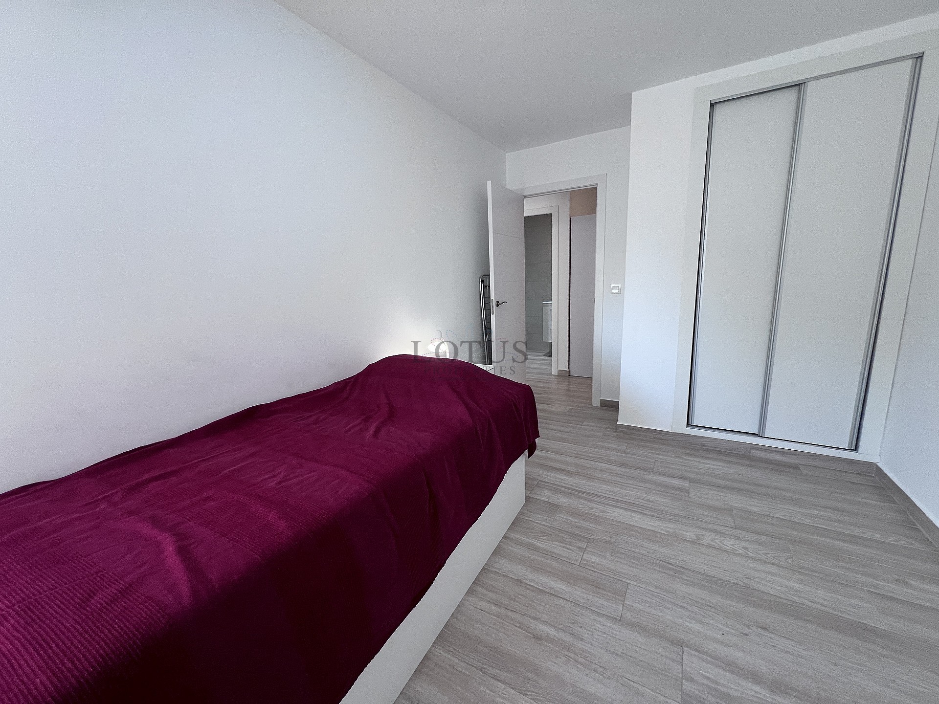 FANTASTISCH APPARTEMENT OP 30 METER VAN DE ZEE - Lotus Properties