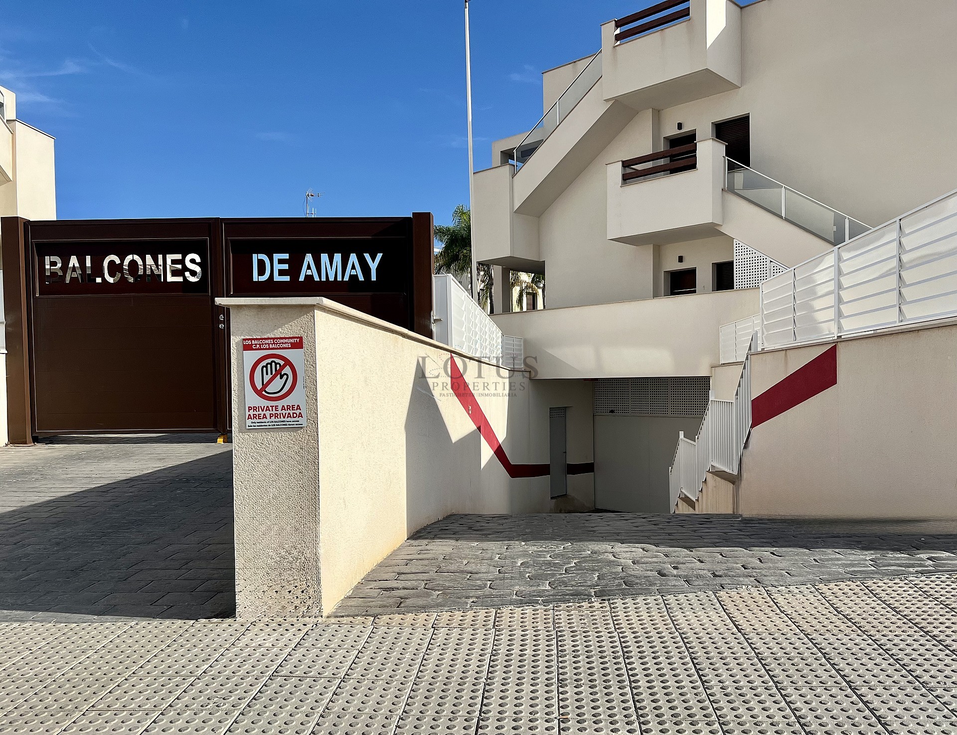 Exclusieve bungalow met 3 slaapkamers op het dak in Los Balcones - Lotus Properties